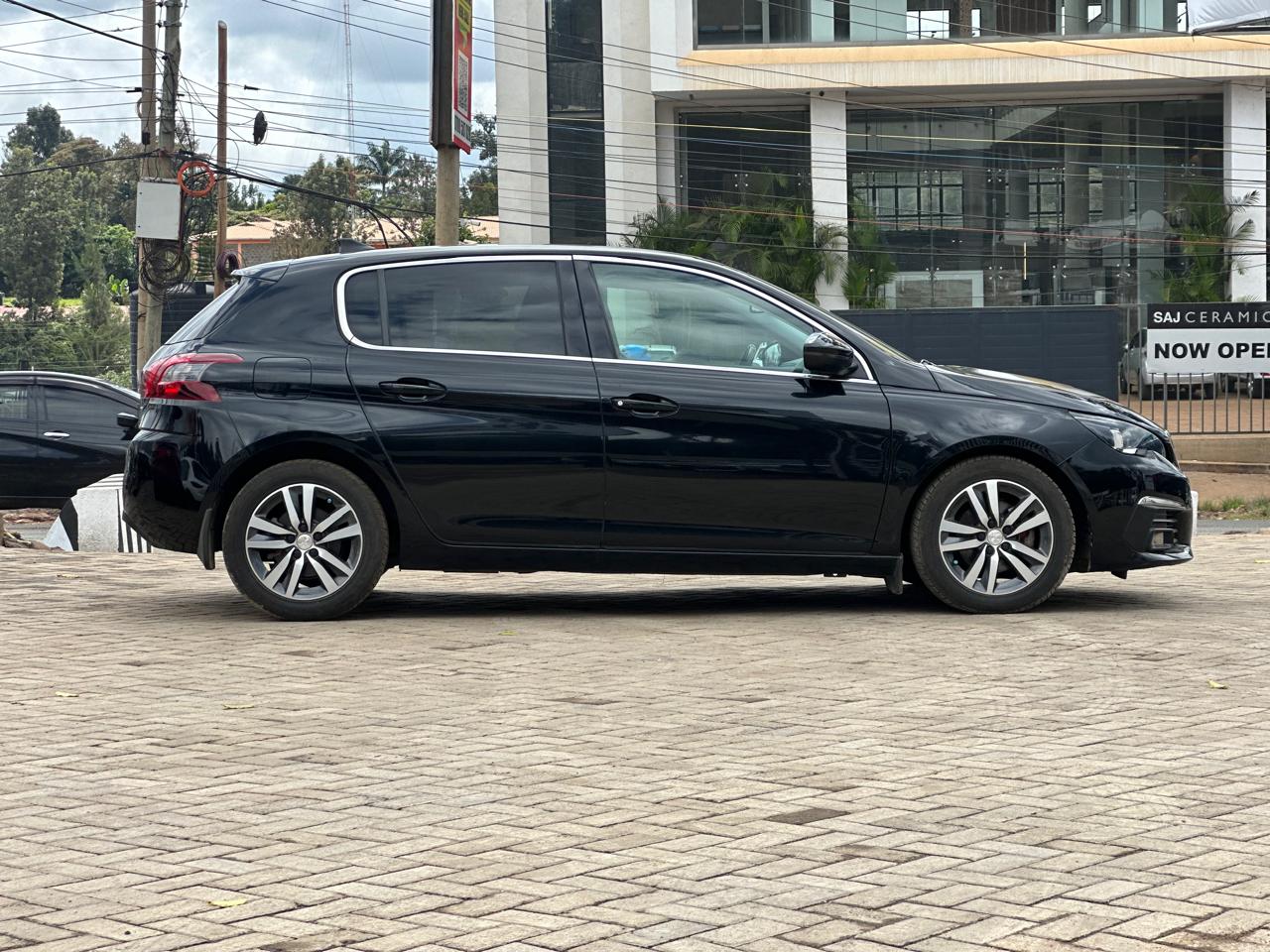 2019 Peugeot 308 - view 3
