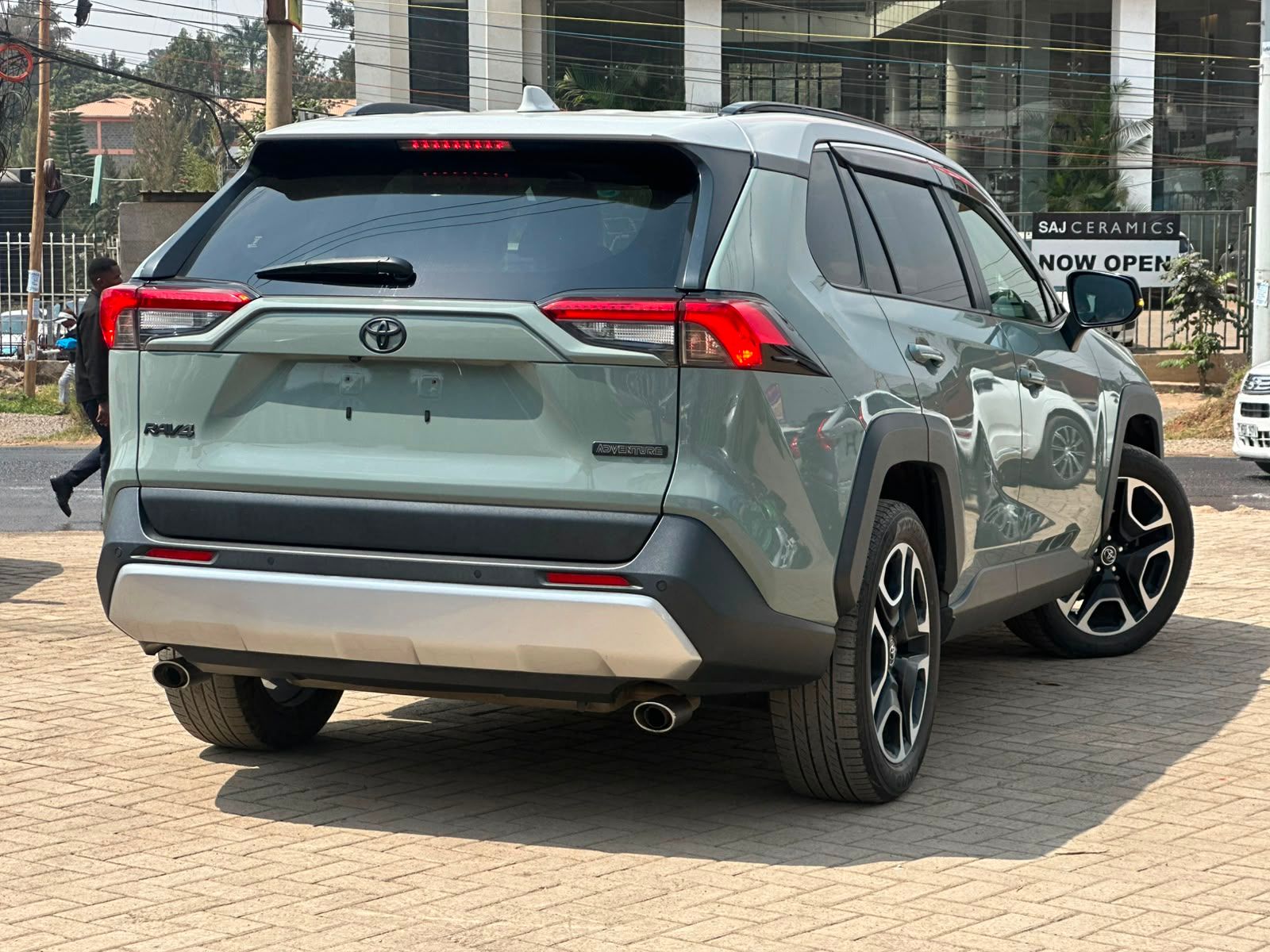2019 Toyota RAV4 Adventure thumbnail 5