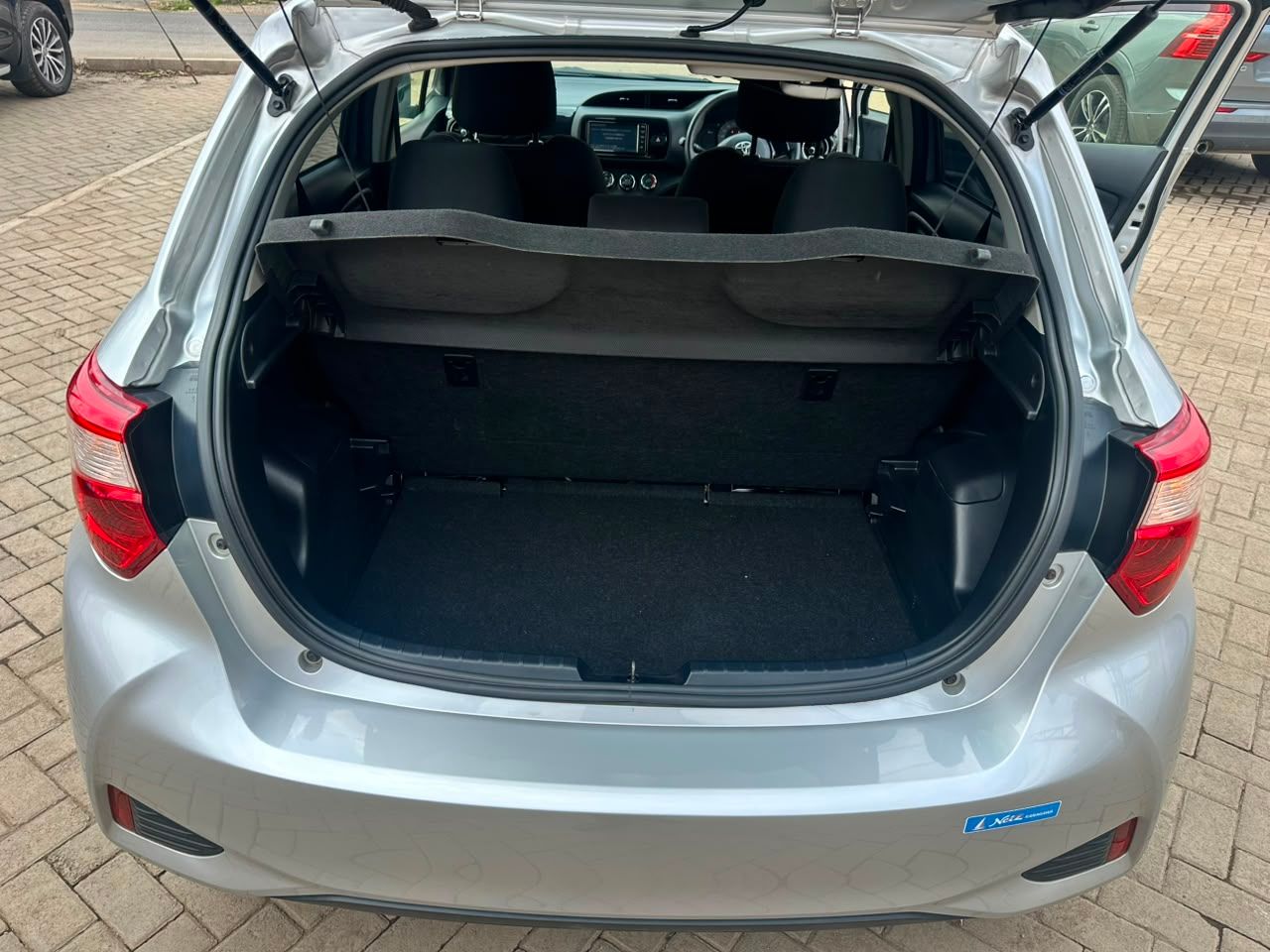 2019 Toyota Vitz thumbnail 10