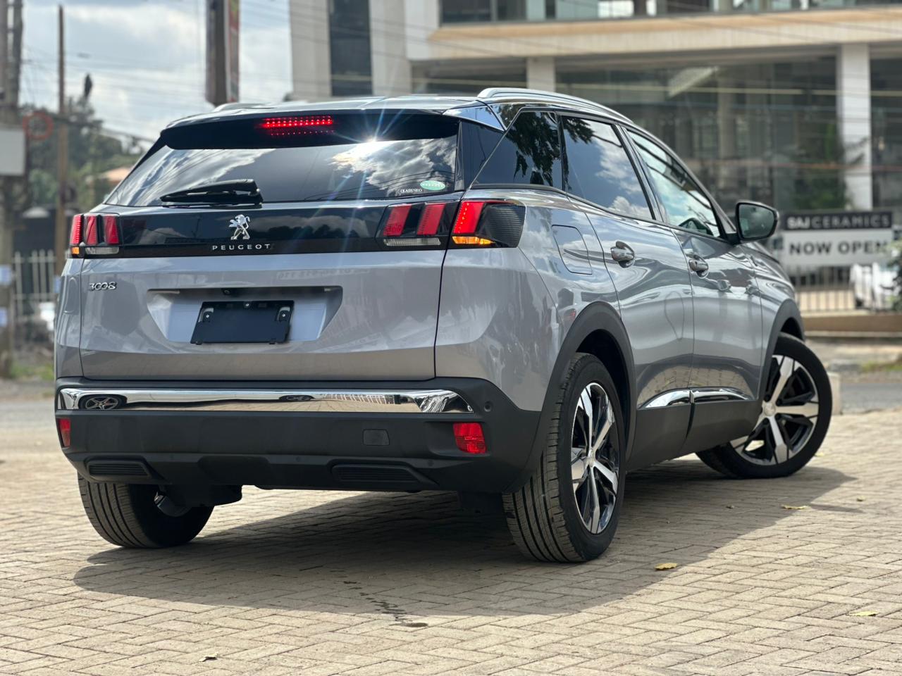 2019 Peugeot 3008 Allure thumbnail 3