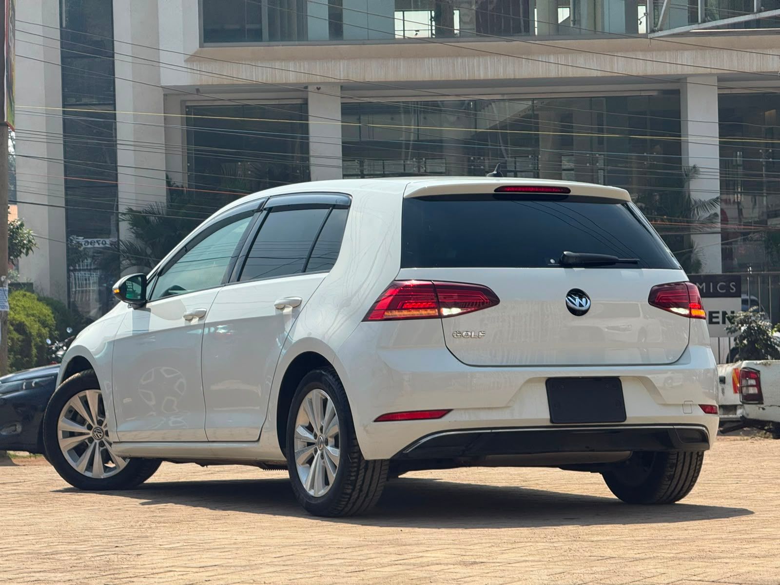 2019 Volkswagen Golf thumbnail 4