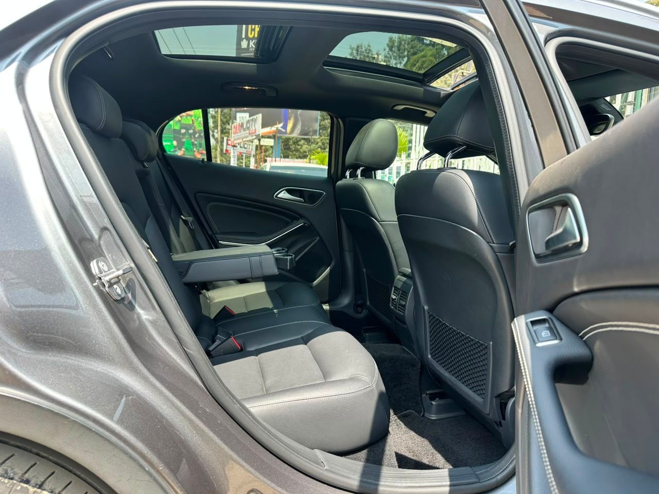 2019 Mercedes-Benz GLA 220 thumbnail 11