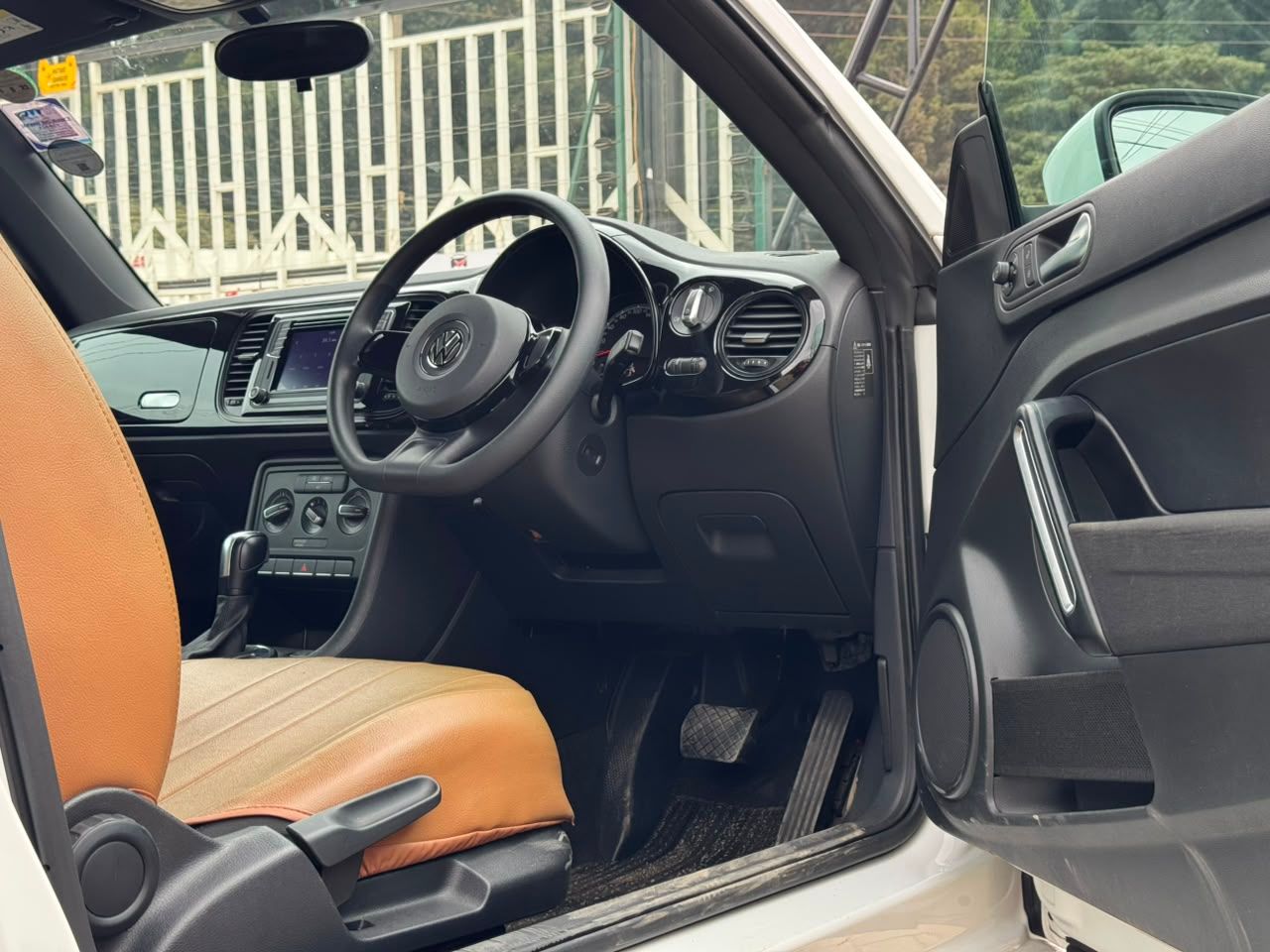 2019 Volkswagen Beetle thumbnail 9