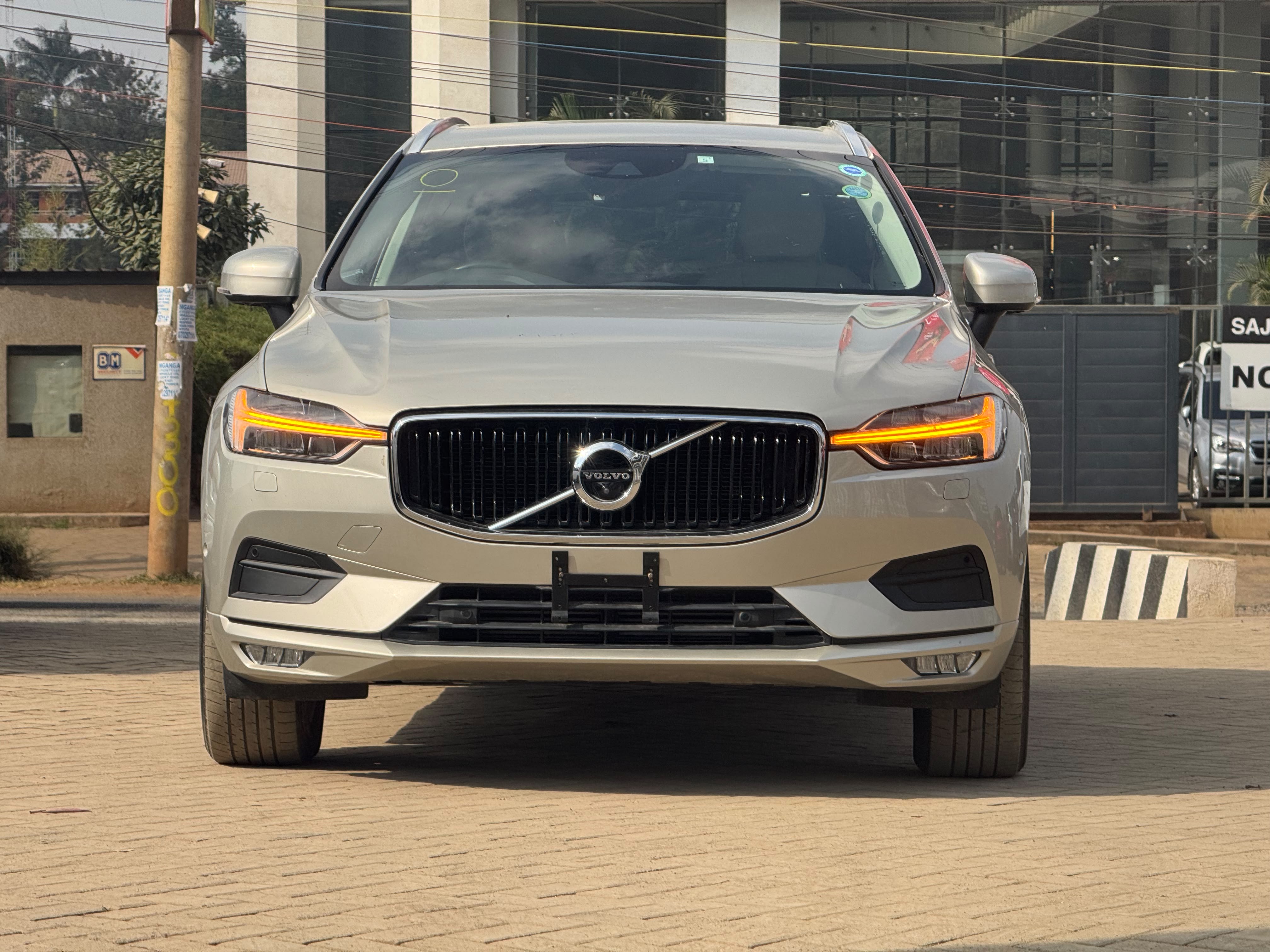 2019 Volvo Xc60 D4 - view 3