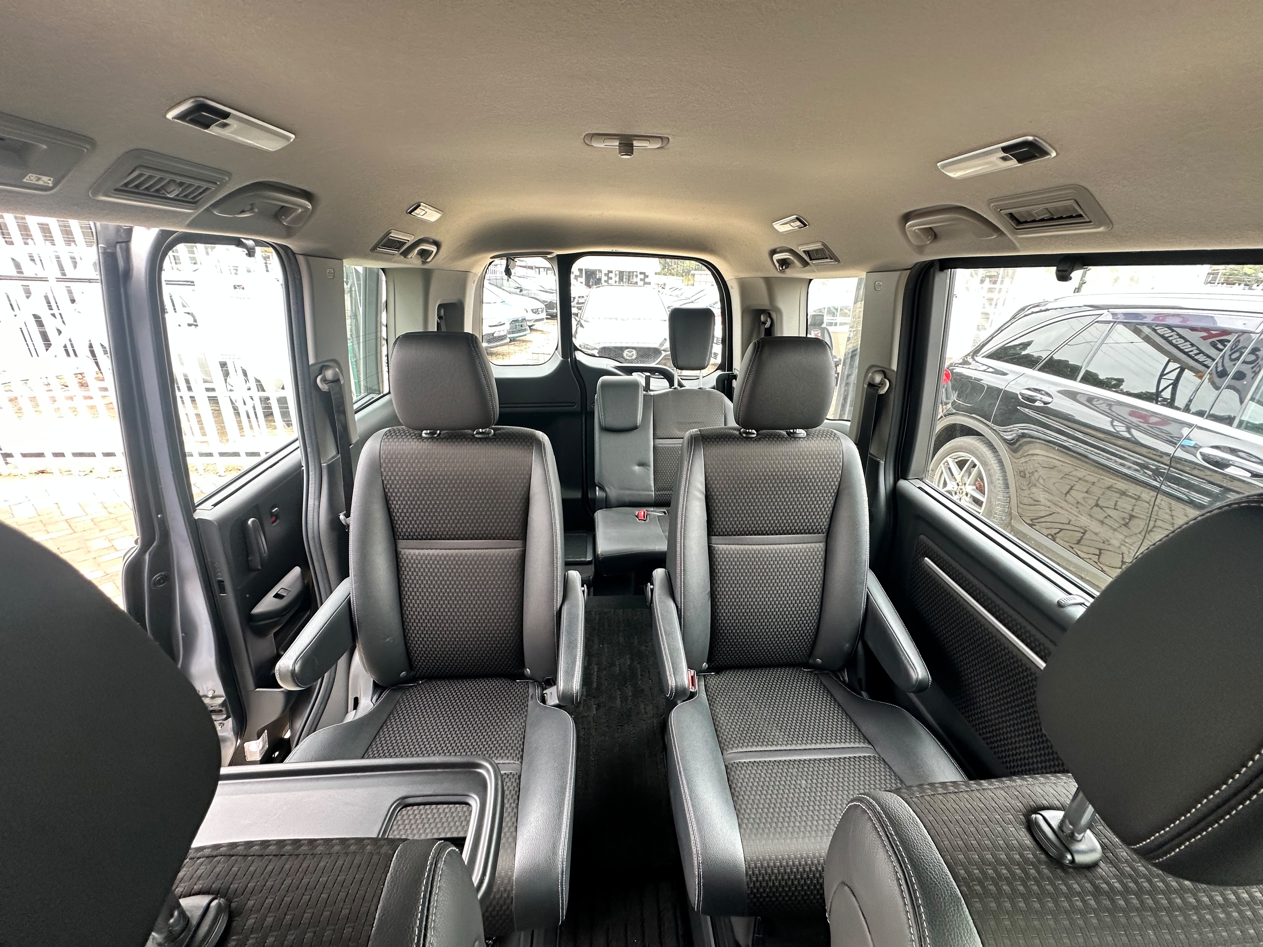2019 Honda Stepwagon thumbnail 10