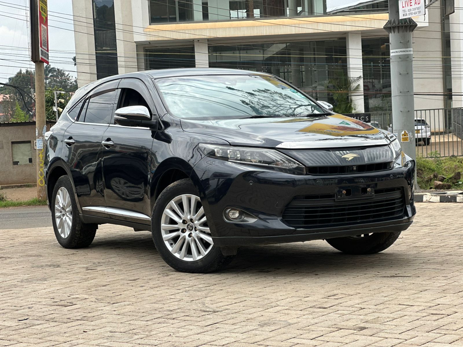 2014 Toyota Harrier - view 2