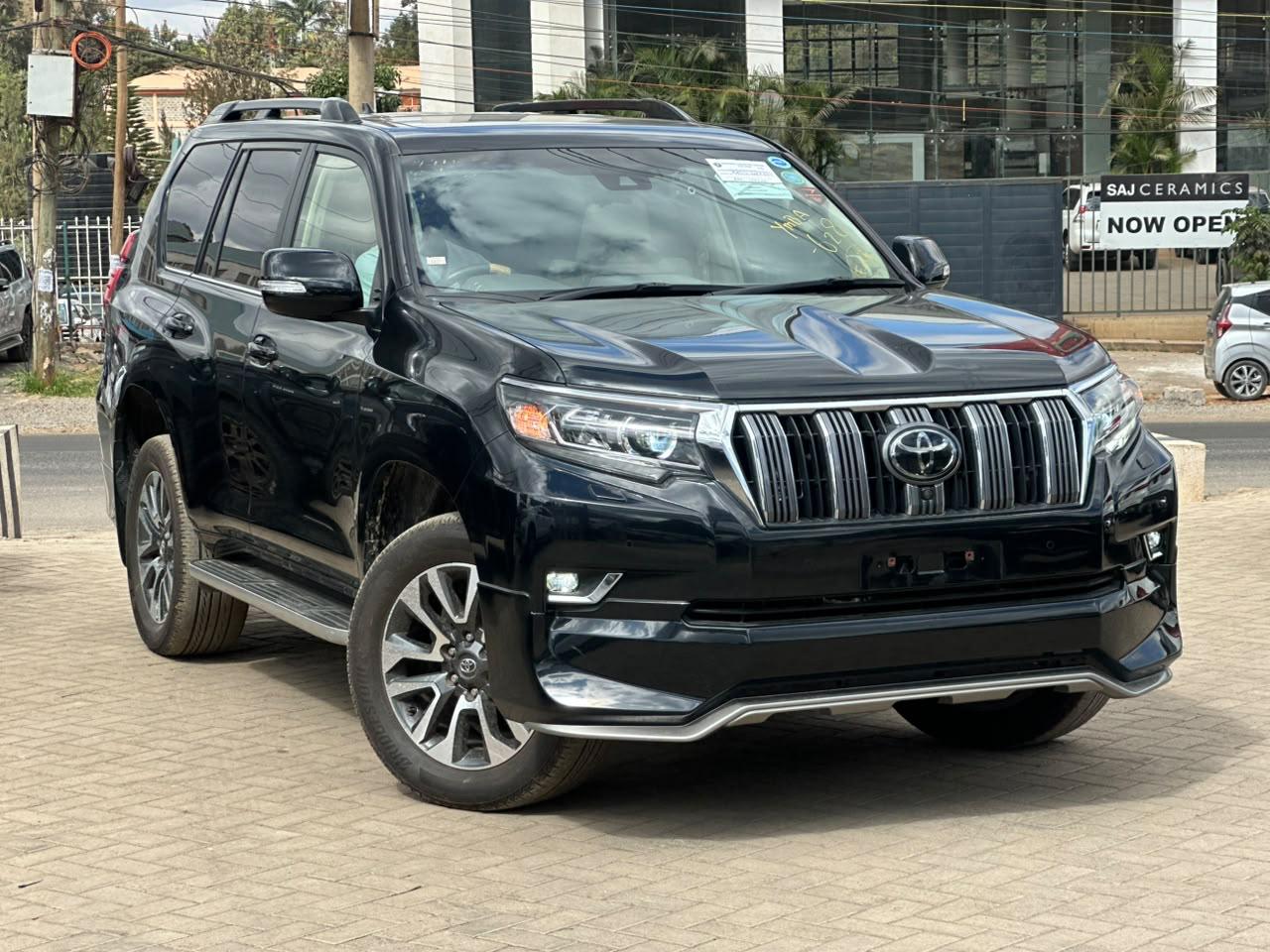 2019 Toyota Landcruiser  TX  - view 2