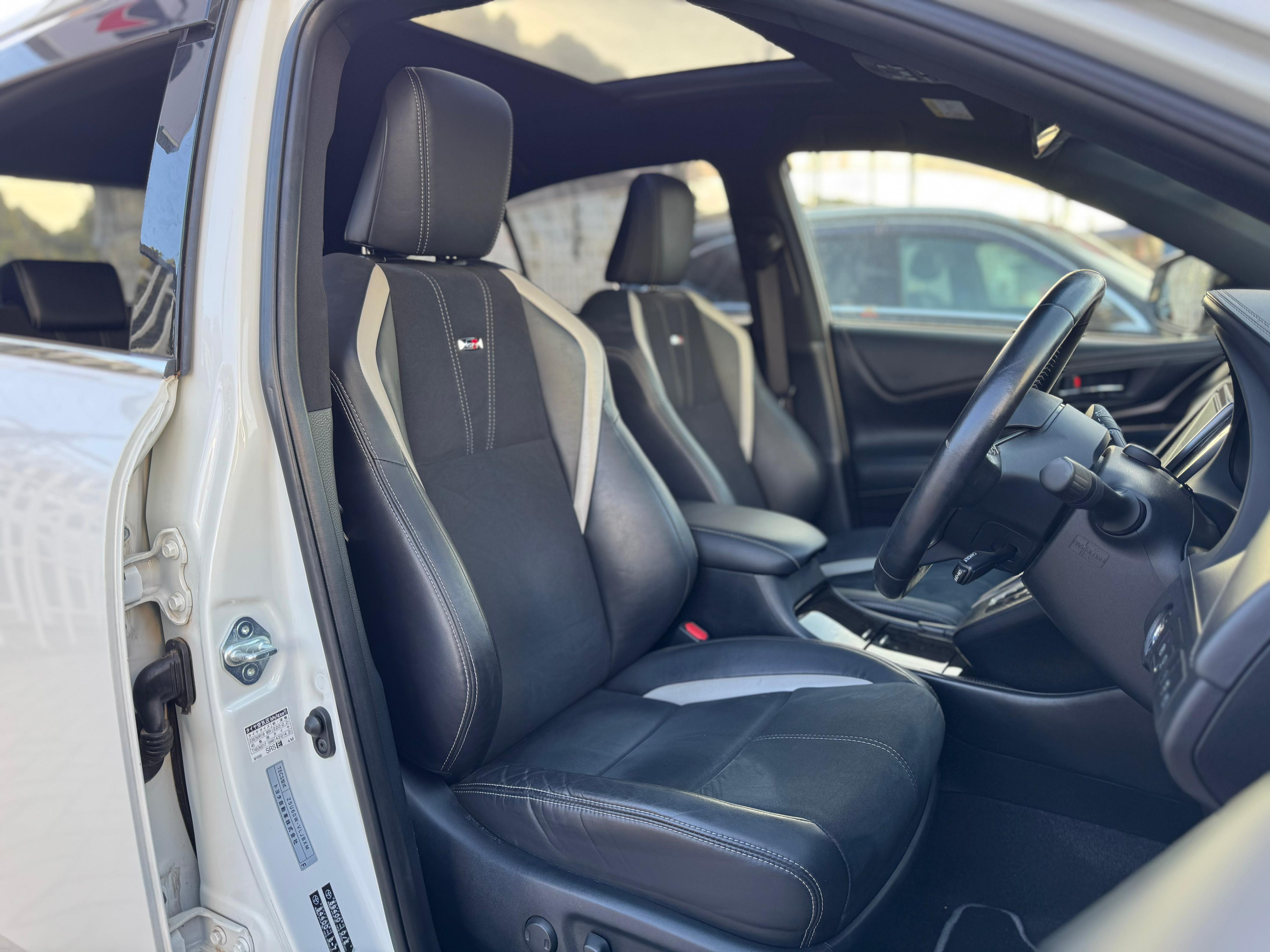 2019 Toyota Harrier thumbnail 6