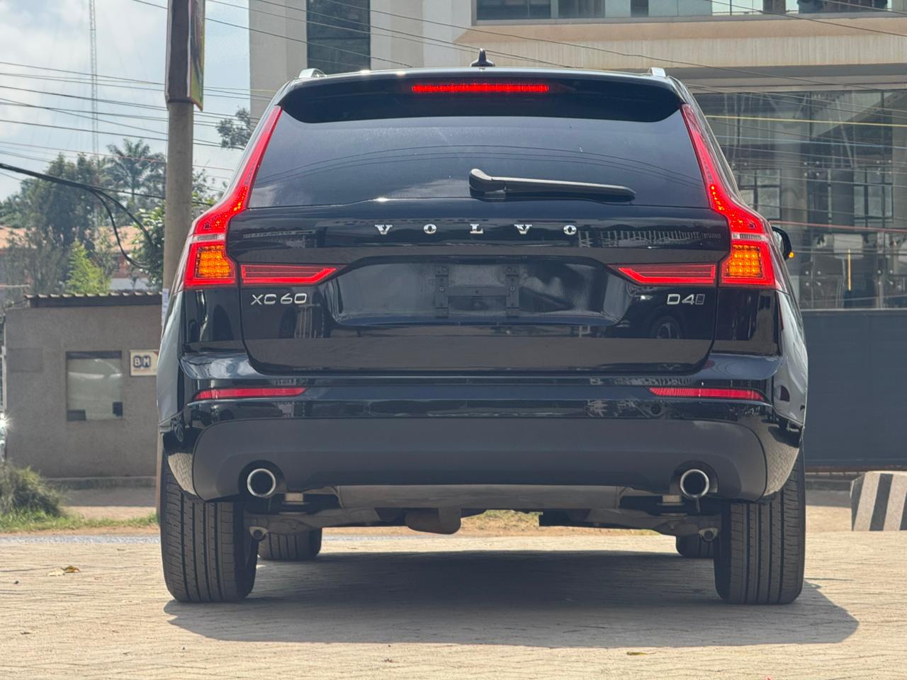 2019 Volvo XC60 D4 Momentum thumbnail 5