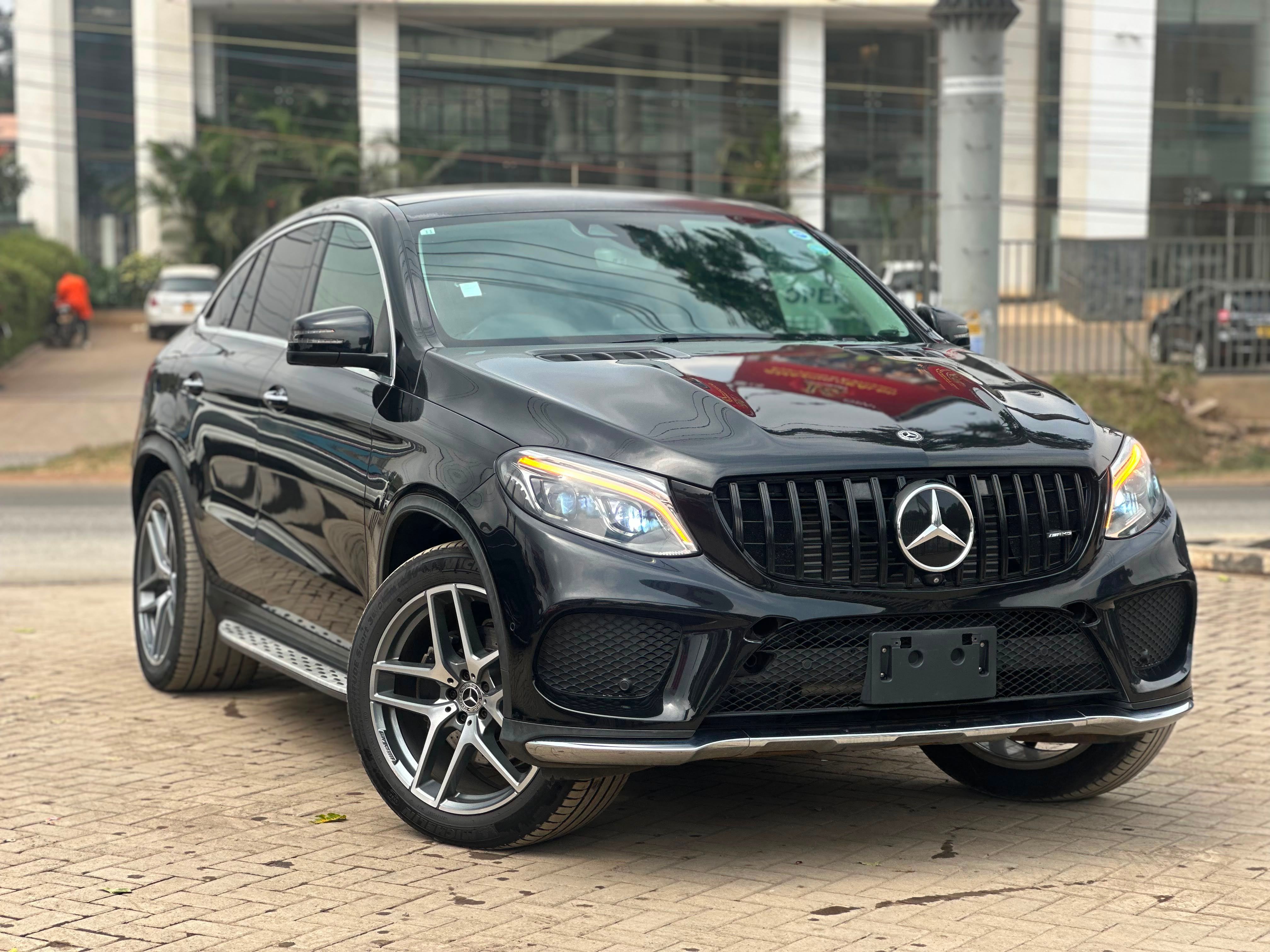 2018 Mercedes Benz GLE 350d - view 2