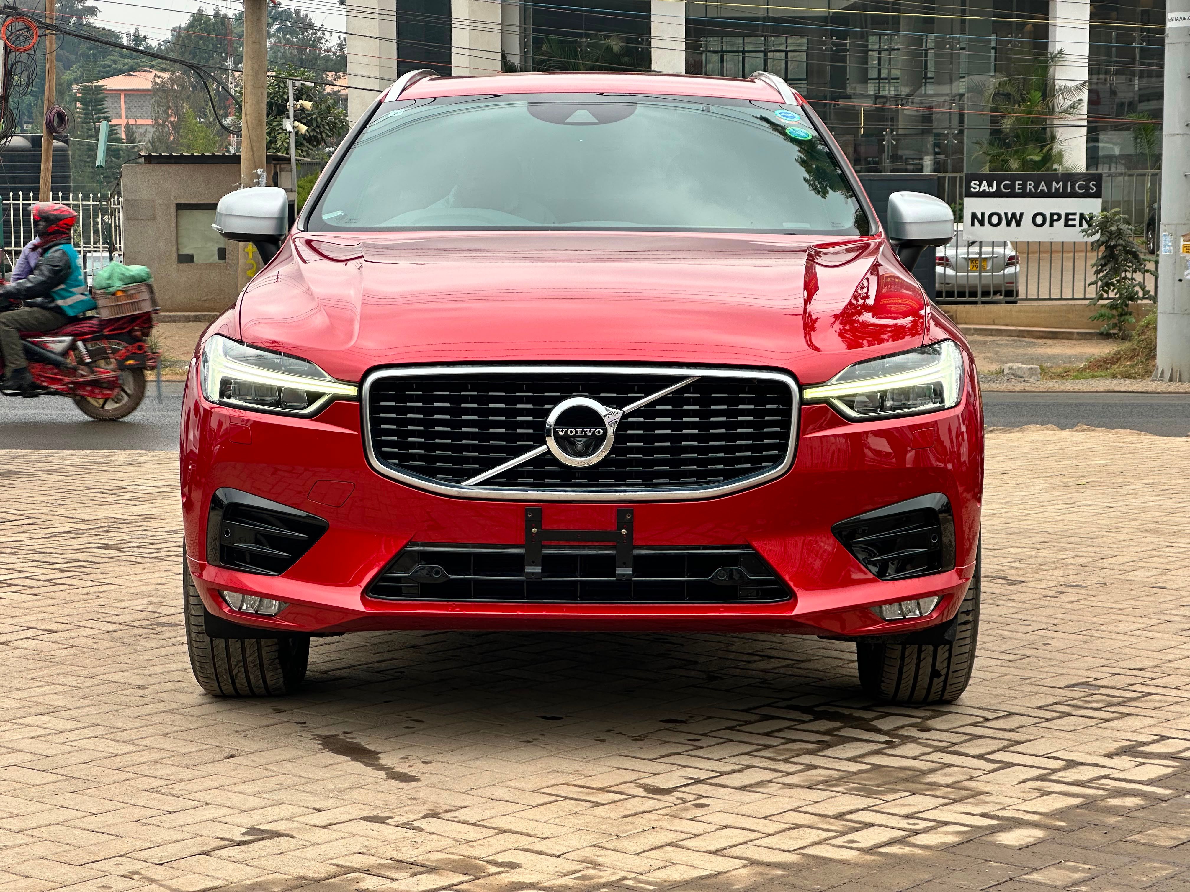 2019 volvo XC60 D4 inscription thumbnail 2