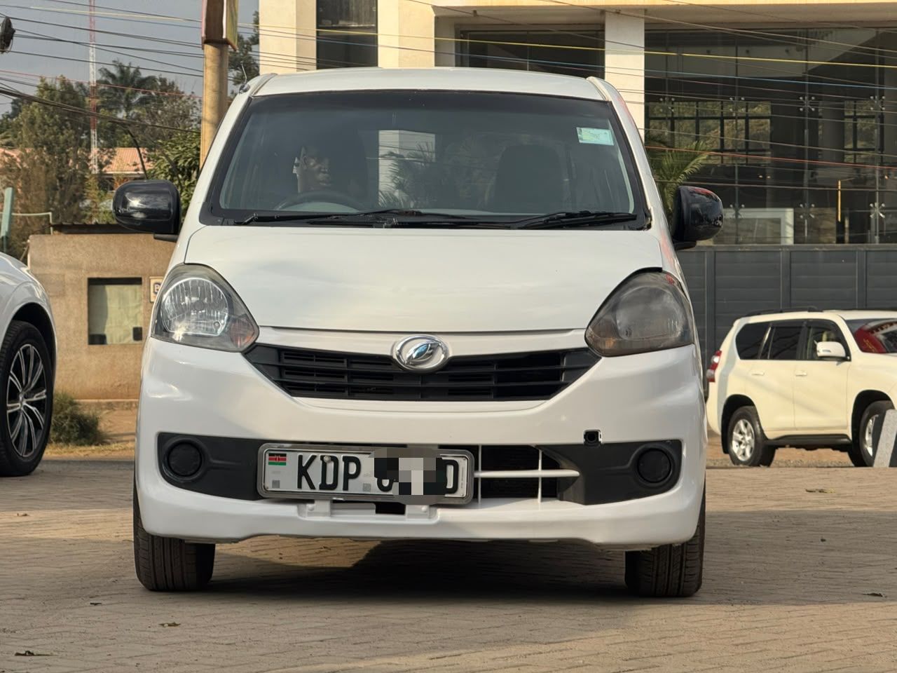 2016 Daihatsu Mira thumbnail 4