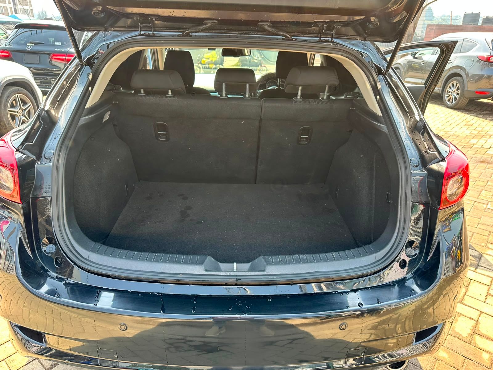 2018 mazda axela thumbnail 7