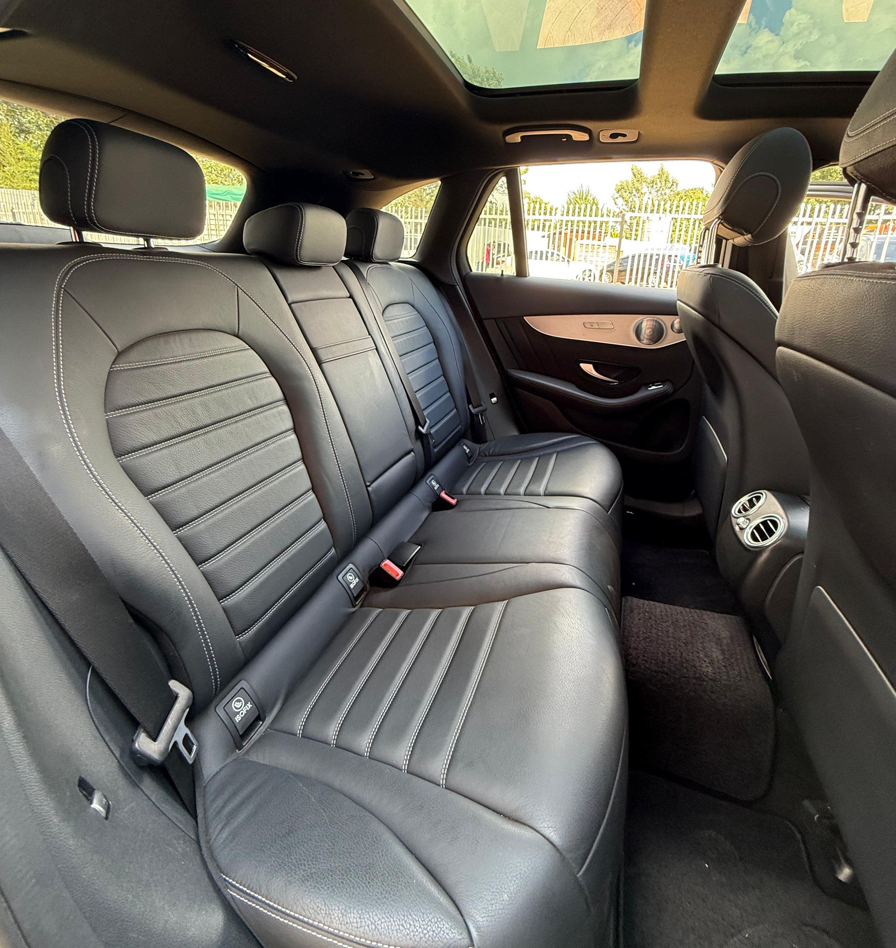 2018 Mercedes-Benz GLC 220d thumbnail 4