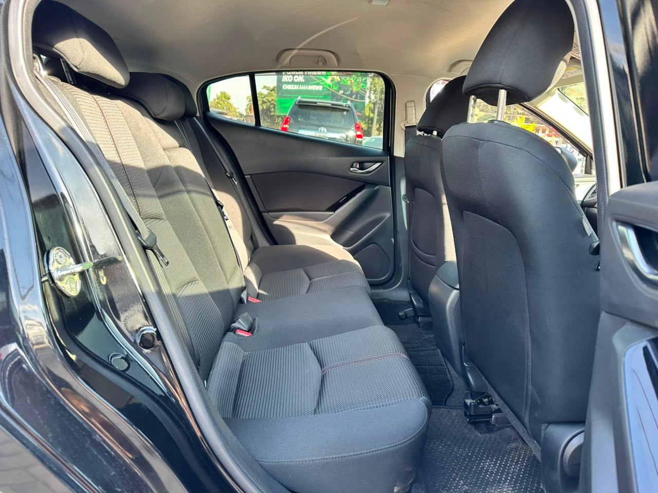 2019 Mazda Axela  thumbnail 9