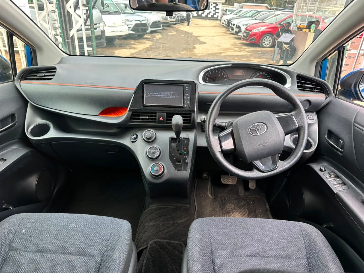 2018 Toyota Sienta Non Hybrid thumbnail 10
