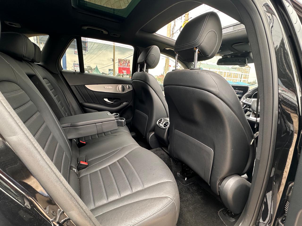 2018 Mercedes Benz GLC 220D thumbnail 9