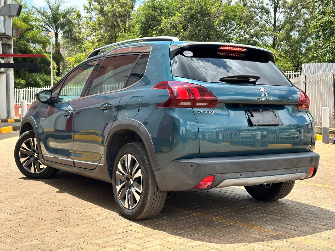 2019 Peugeot 2008 Allure thumbnail 4