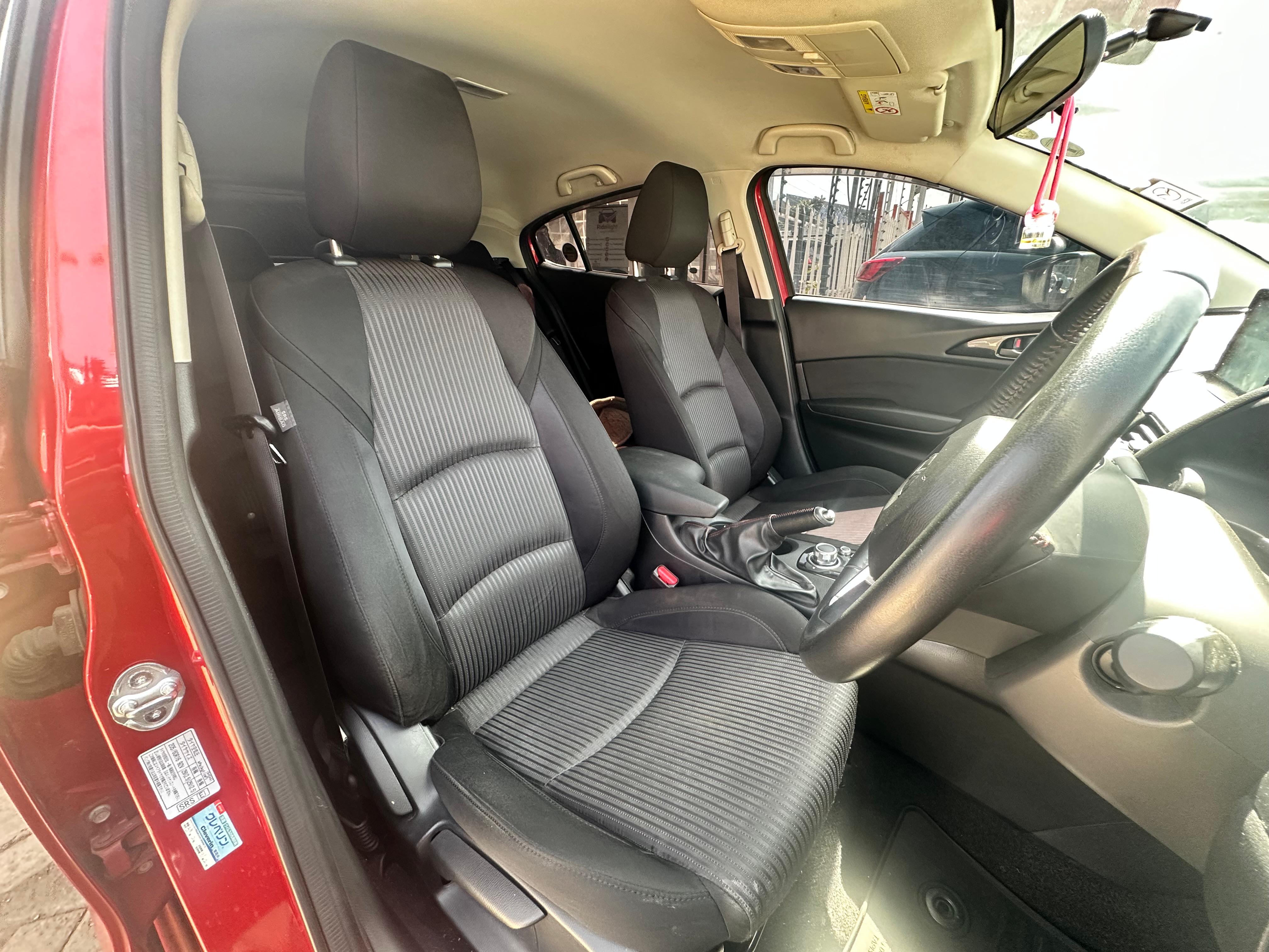 2014 Mazda Axela thumbnail 9