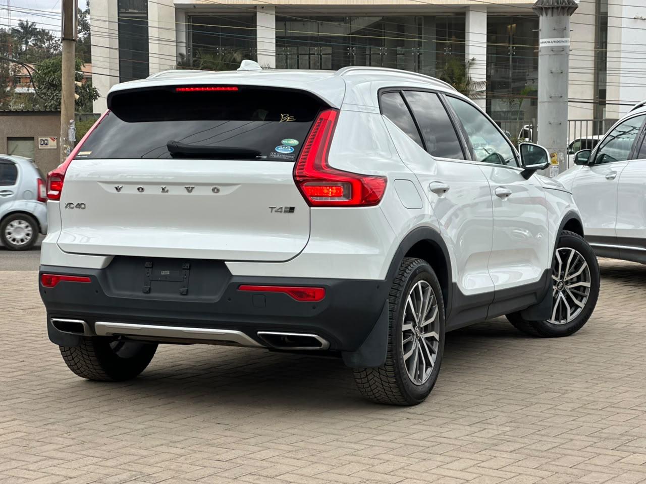 2019 Volvo XC40 T4 Inscription thumbnail 4