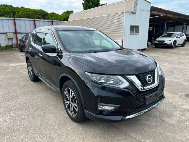 2019 Nissan X-Trail - view 2