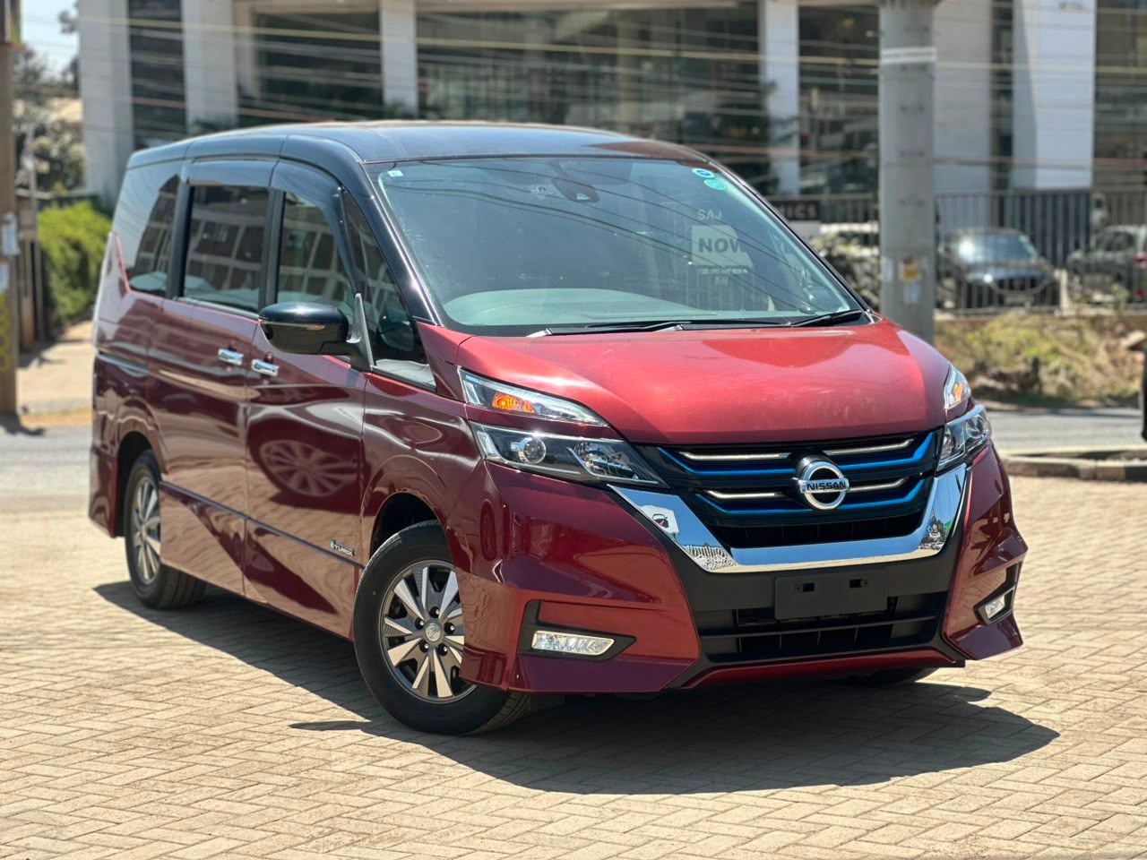 2019 Nissan Serena Highway Star thumbnail 2