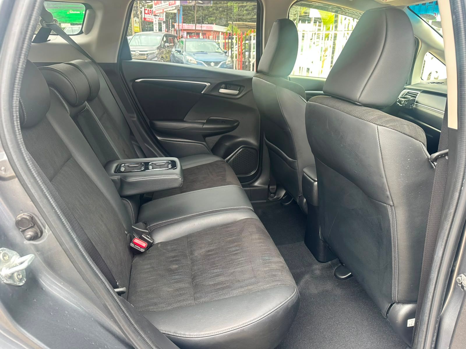 2019 Honda fit shuttle hybrid thumbnail 9