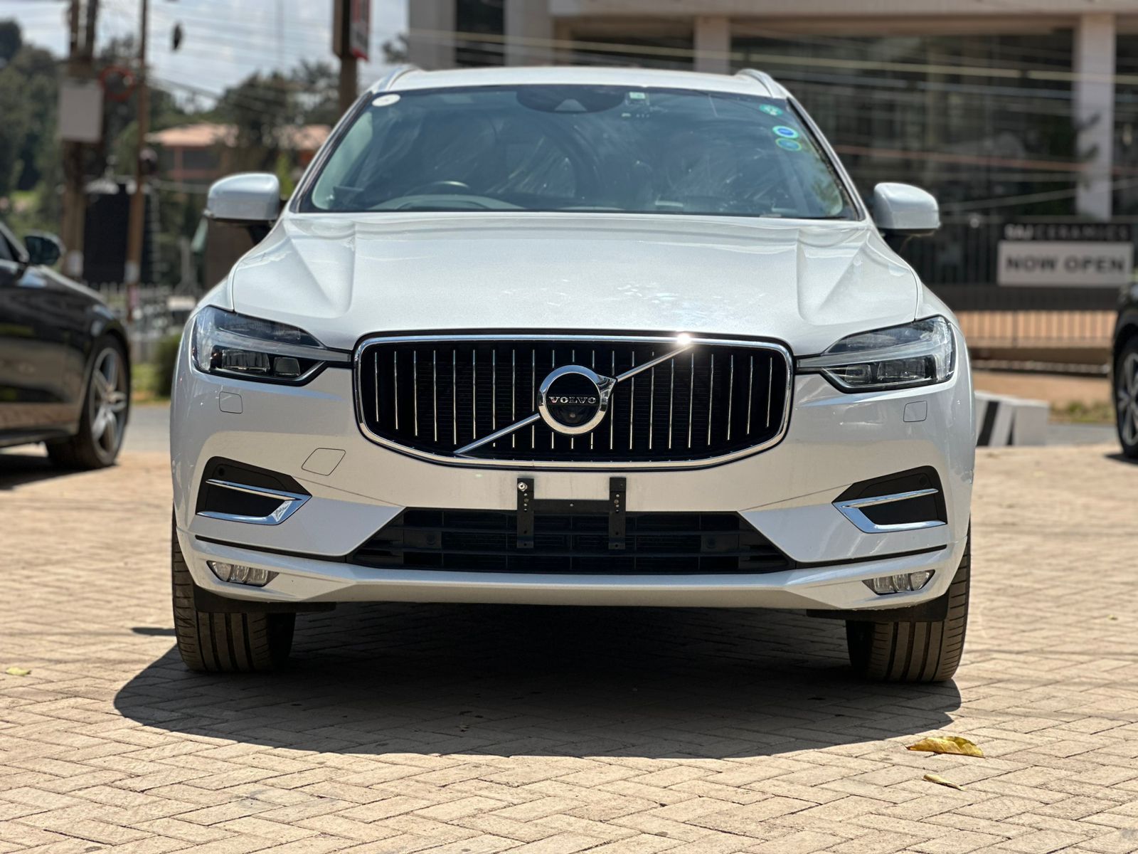 2020 Volvo XC60 B5 thumbnail 3