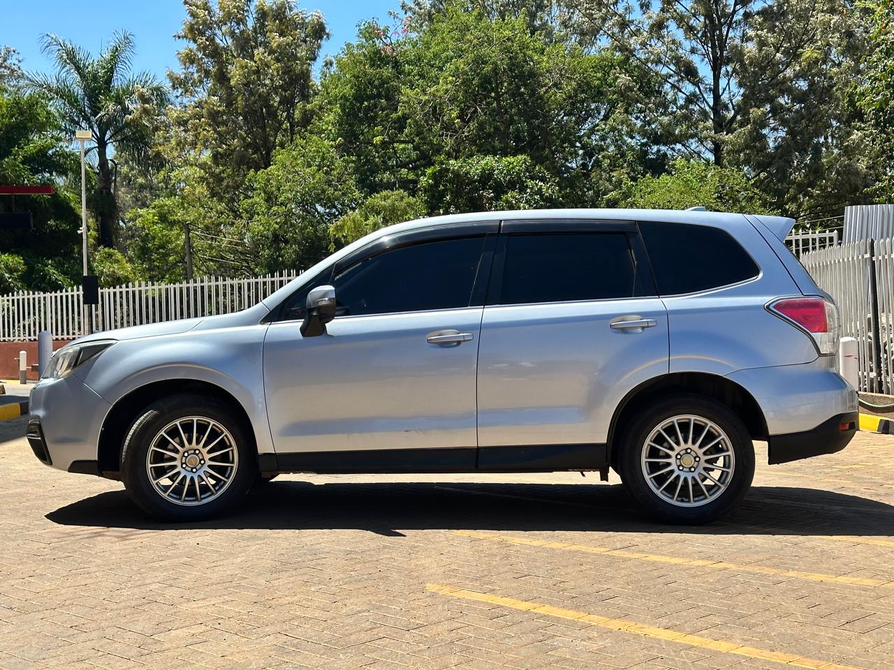 2015 Subaru Forester thumbnail 5