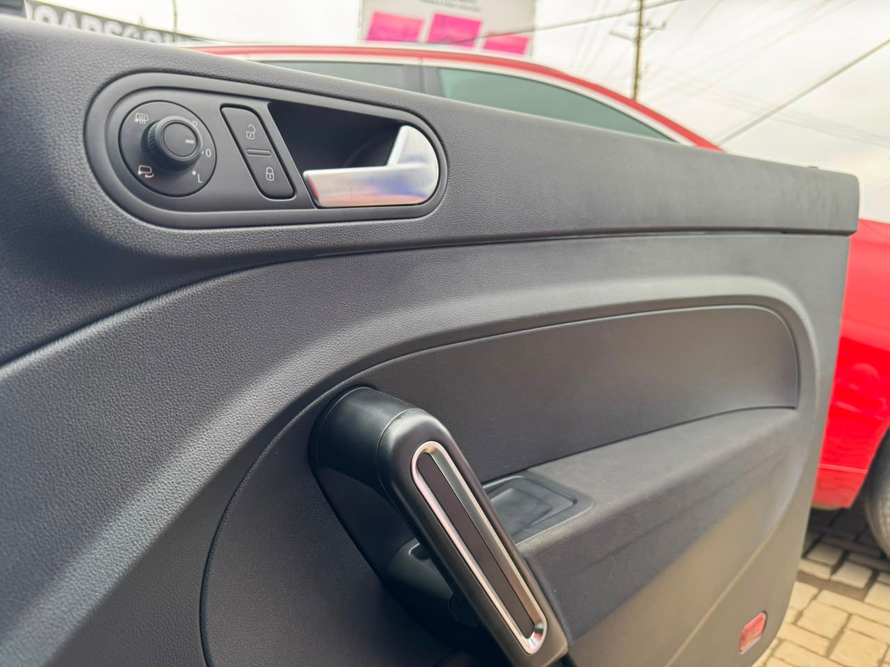 2019 Volkswagen Beetle thumbnail 13