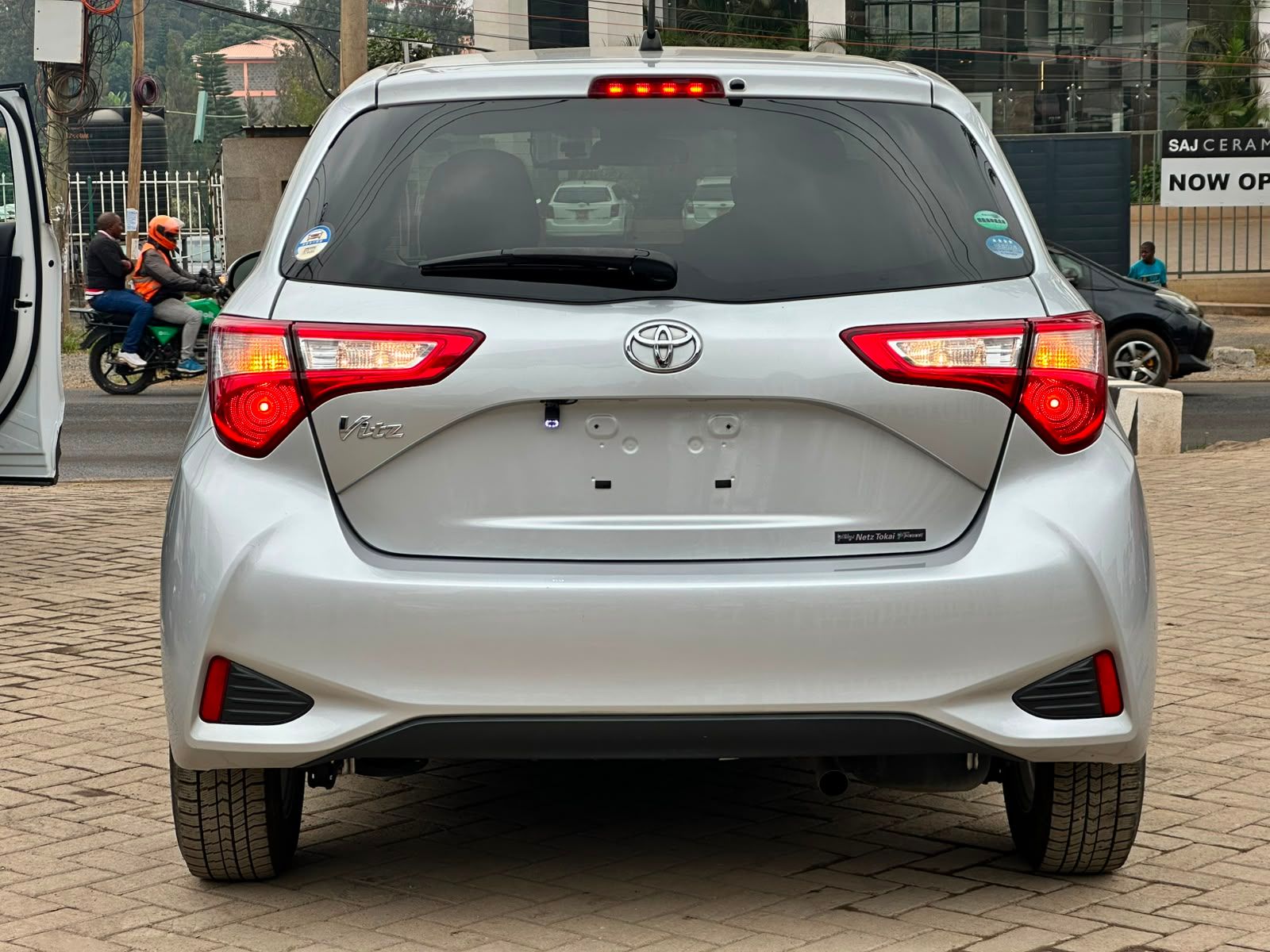 2019 Toyota vitz thumbnail 5