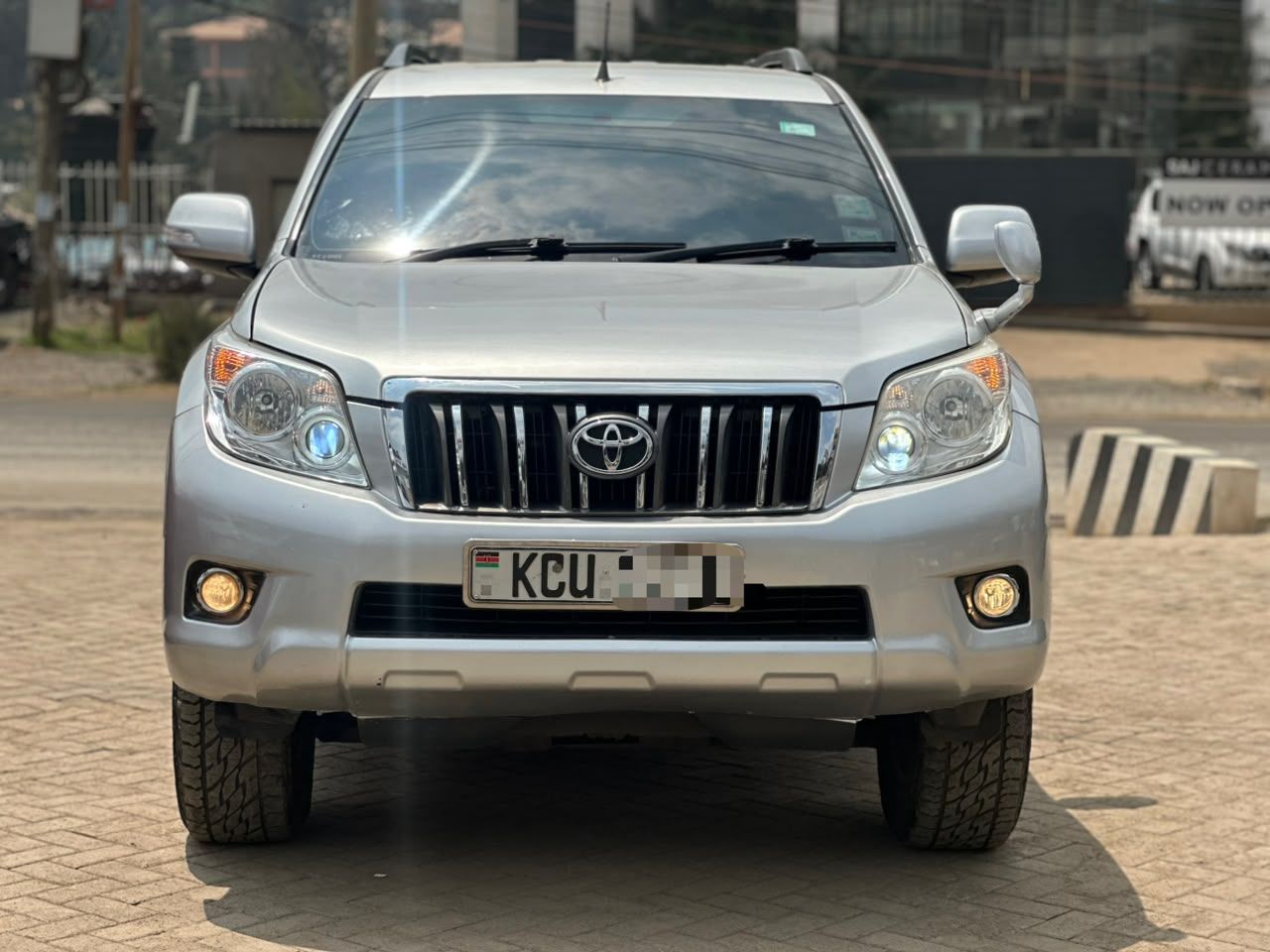 2012 Toyota Land Cruiser Prado TX - view 3