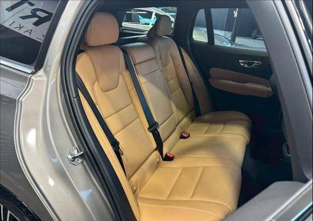 2019 Volvo V60 T5 thumbnail 4