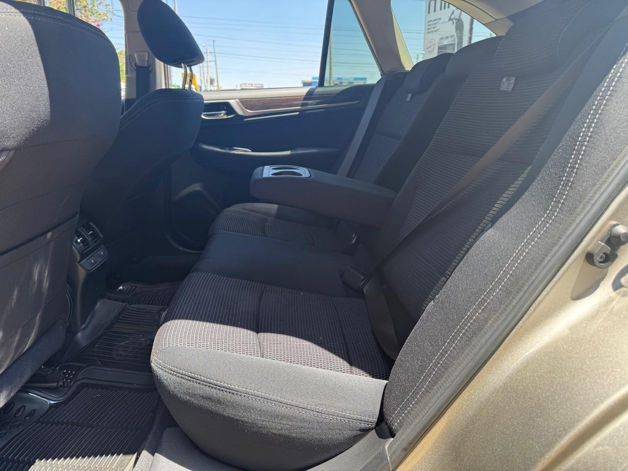 2016 Subaru Outback thumbnail 8