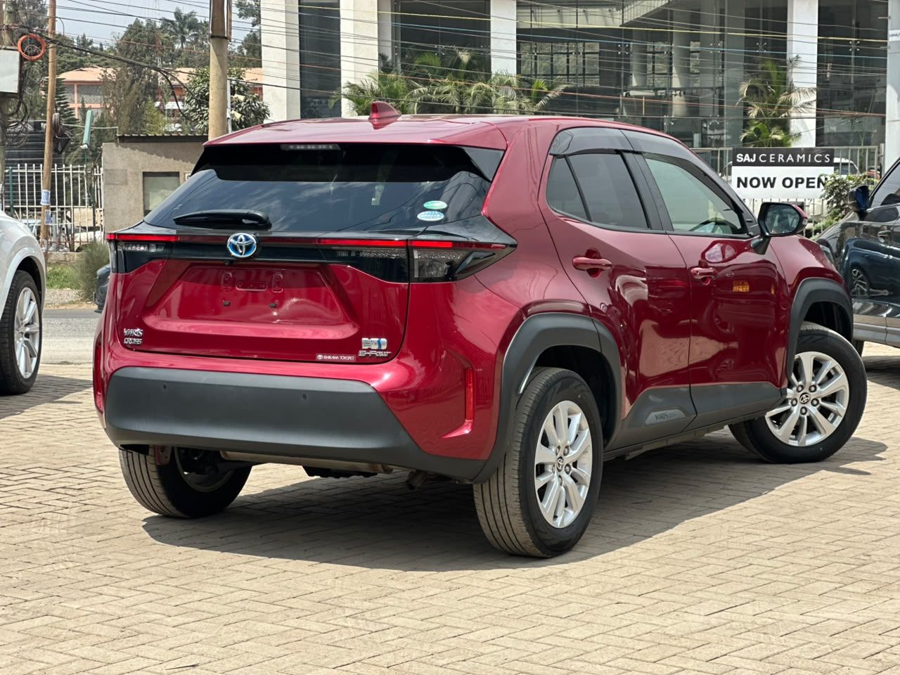 2021 Toyota Yaris Cross E-Four thumbnail 4