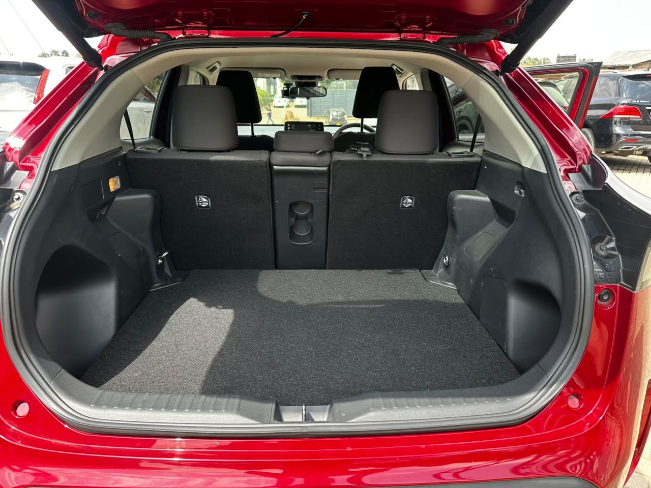 2021 Toyota Yaris Cross E-Four thumbnail 11