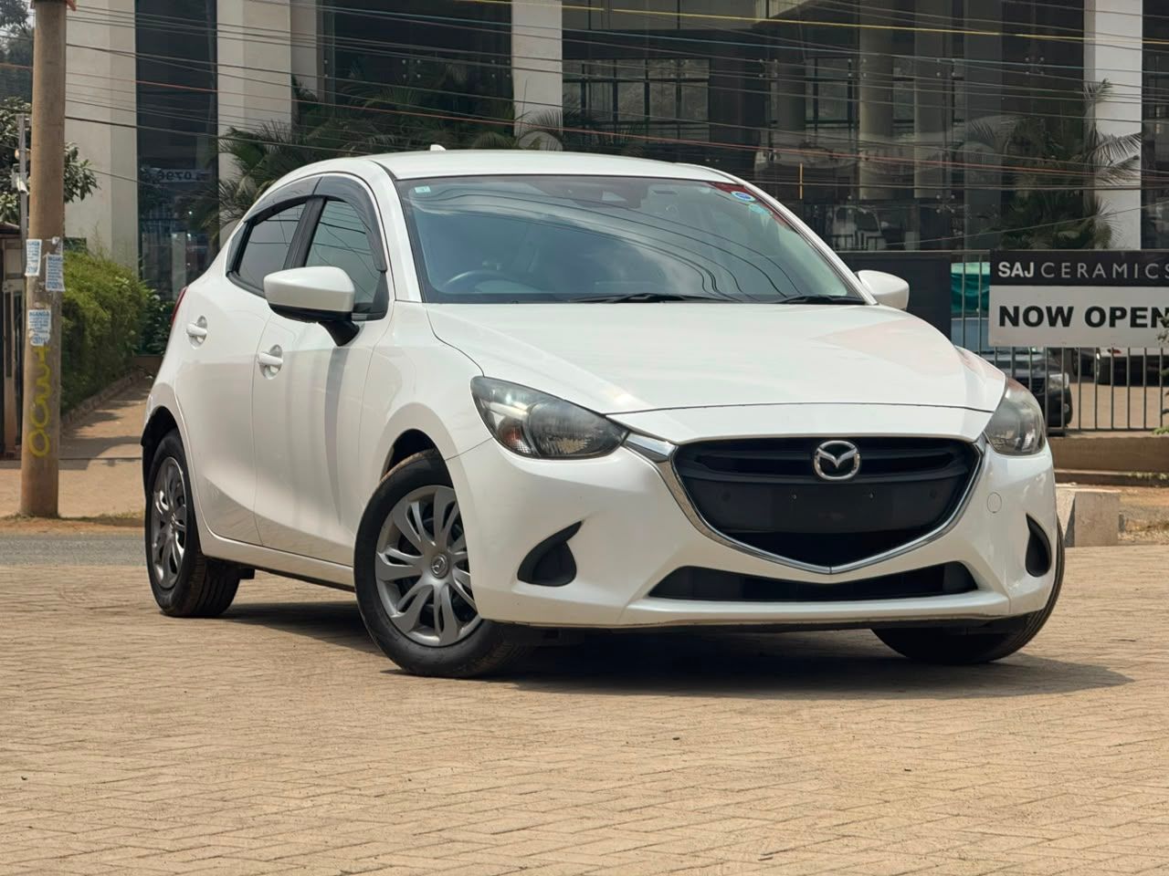 2019 Mazda Demio thumbnail 2