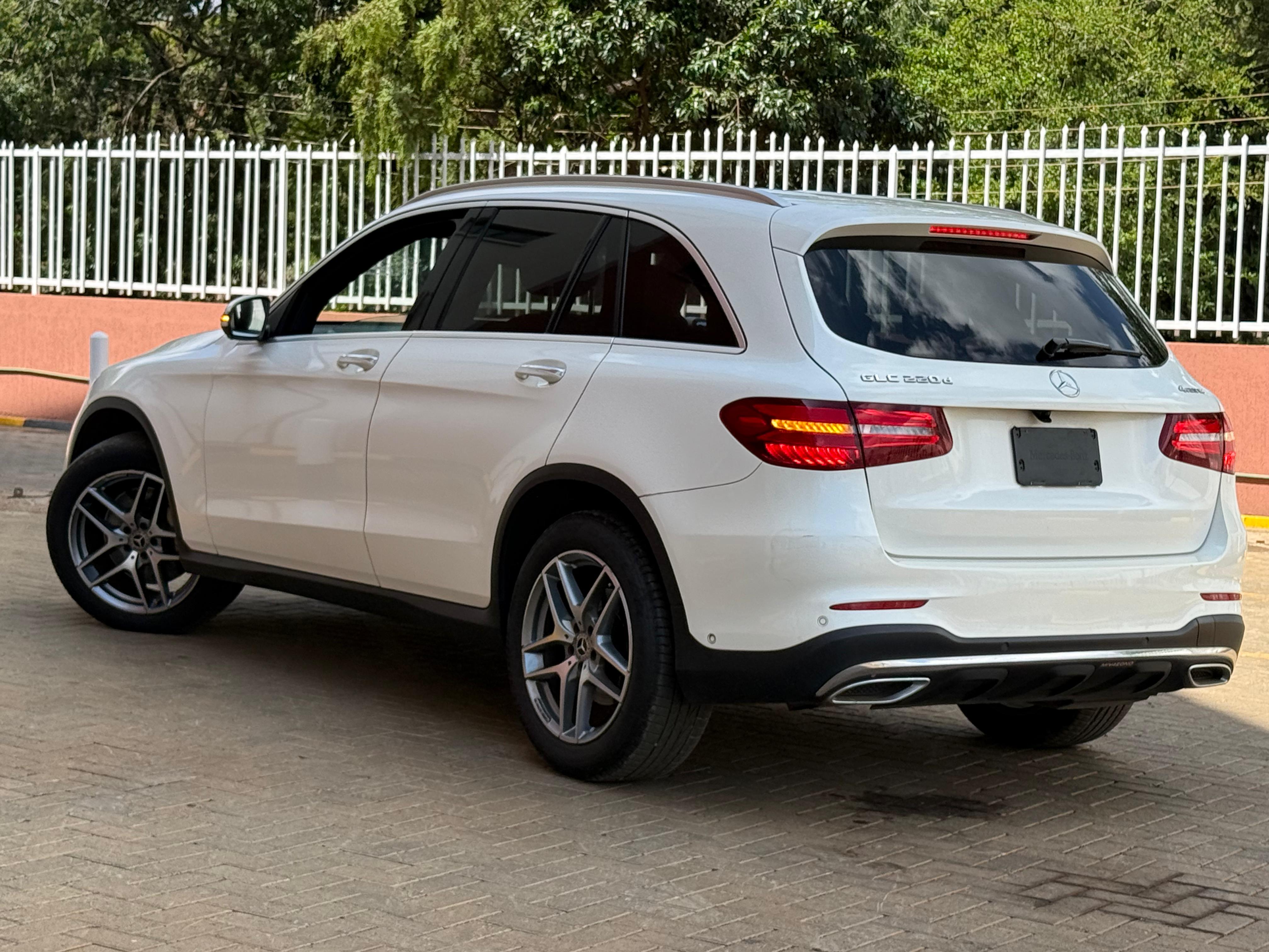 2018 Mercedes-Benz GLC 220d thumbnail 6