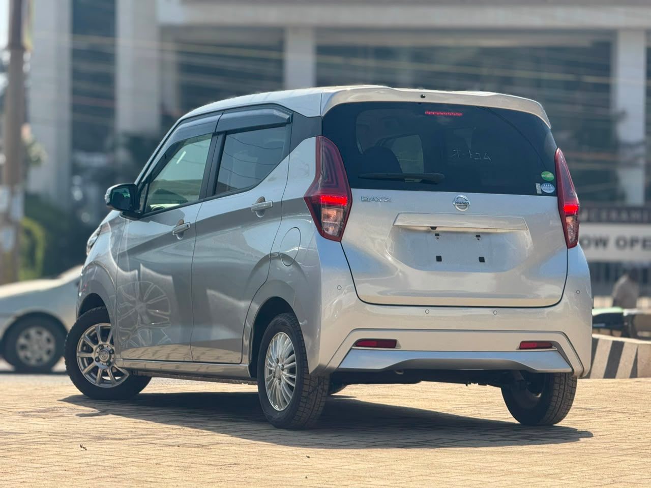 2019 Nissan Dayz thumbnail 4