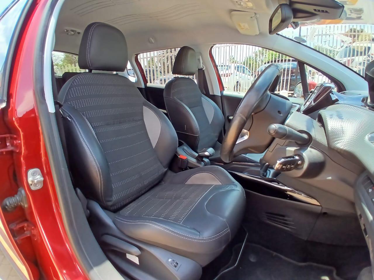 2019 Peugeot 2008 thumbnail 8