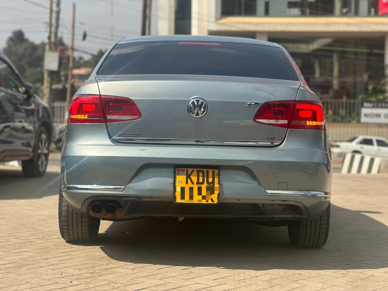 2013 Volkswagen Passat thumbnail 6