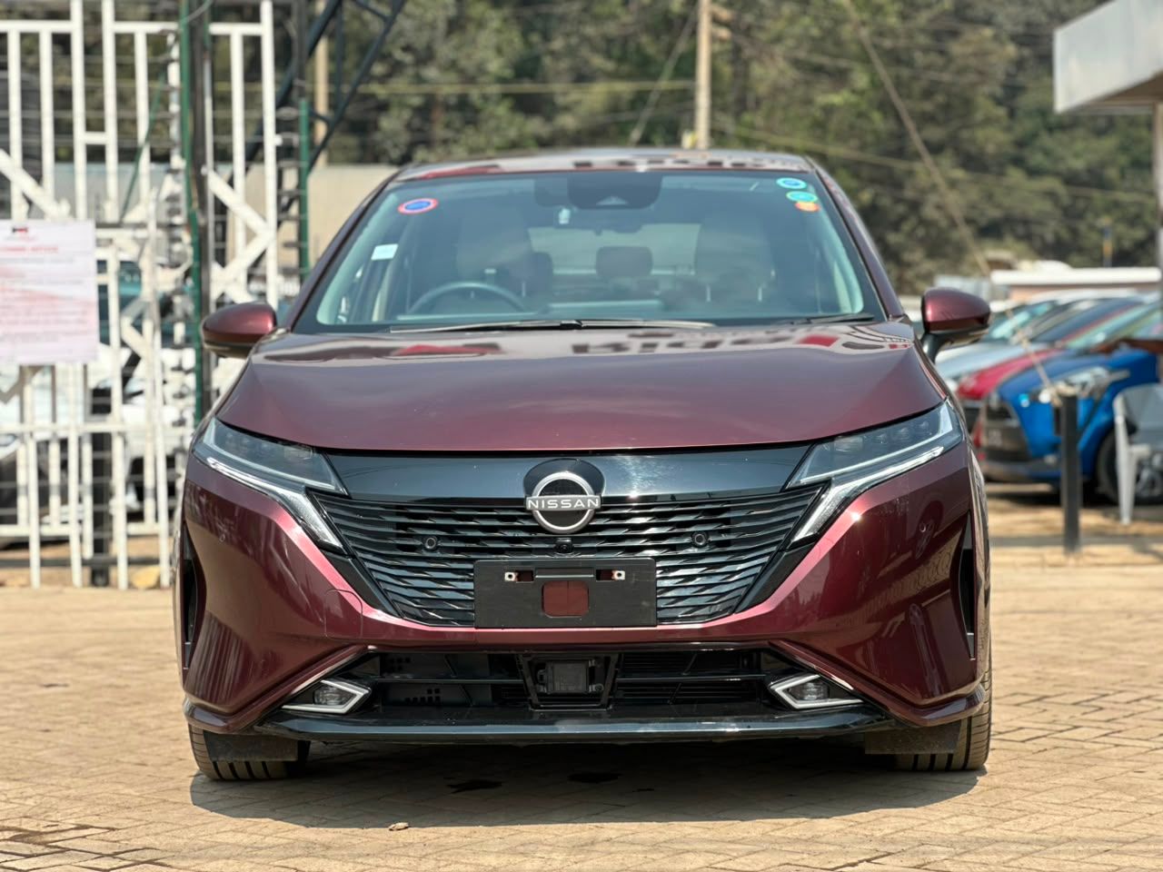 2022 Nissan Note Aura Epower thumbnail 3