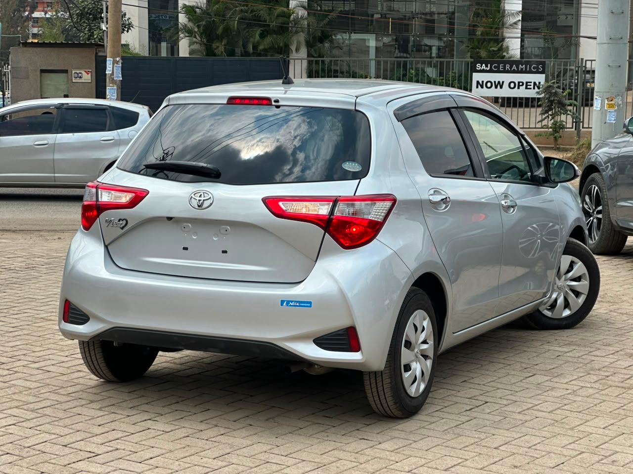 2019 Toyota Vitz thumbnail 5