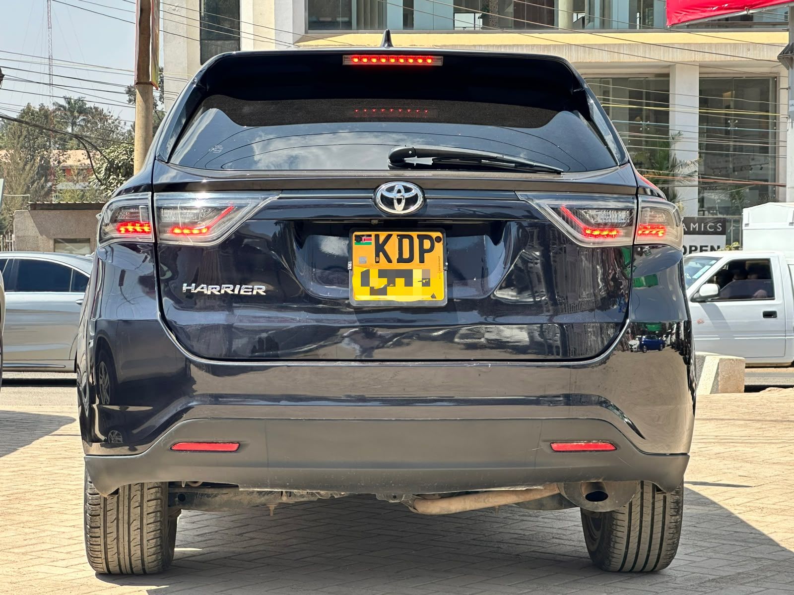2016 Toyota Harrier thumbnail 6