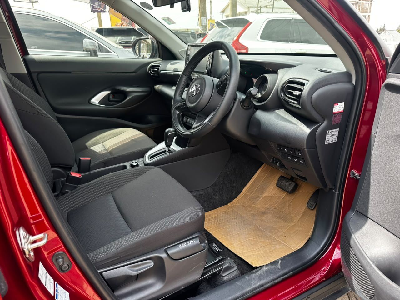 2021 Toyota Yaris Cross E-Four thumbnail 8