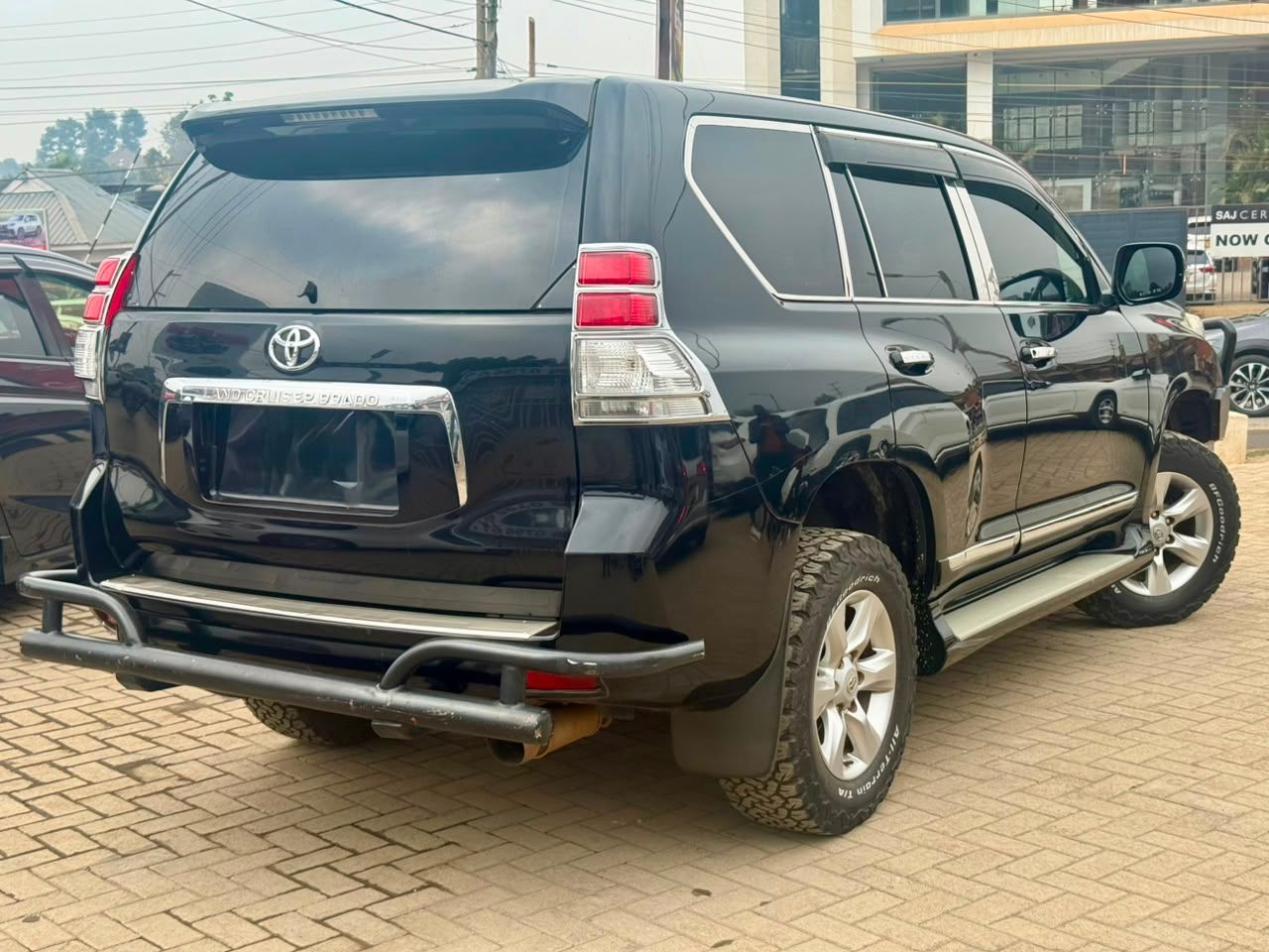 2012 Toyota Land Cruiser Prado thumbnail 4