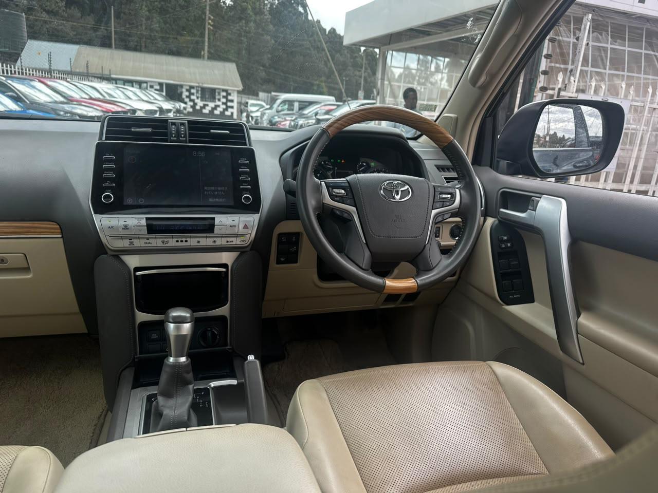2019 Toyota Landcruiser  TX  thumbnail 7