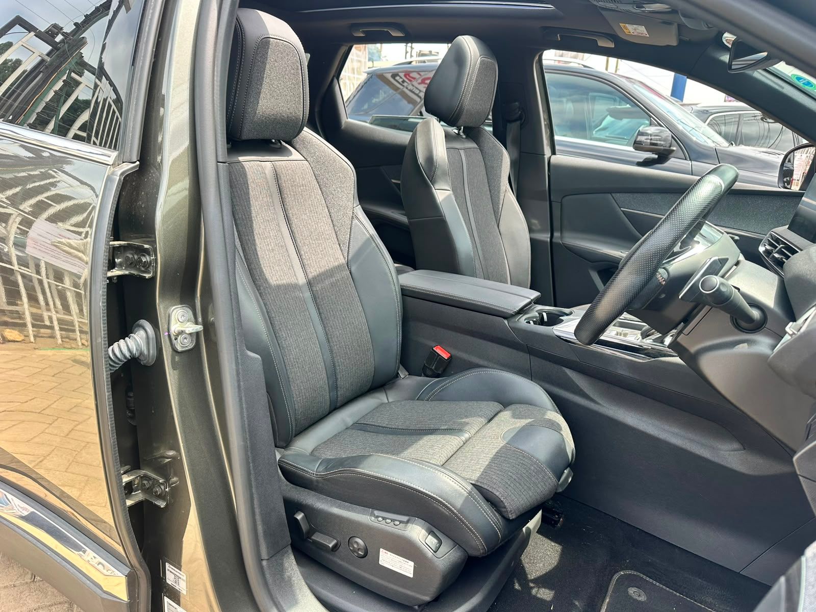 2020 Peugeot 3008 thumbnail 7