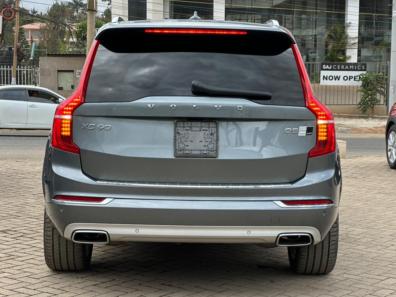 2019 Volvo XC90 D5 INSCRIPTION thumbnail 6