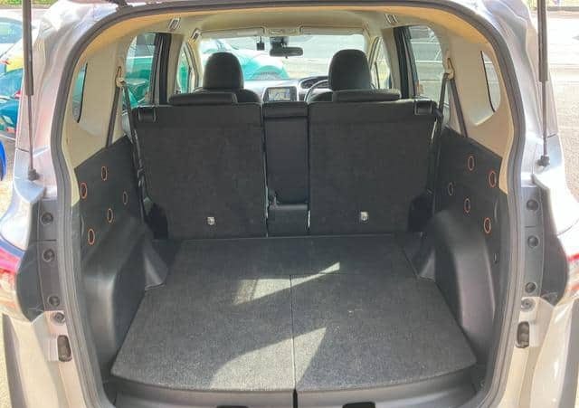 2019 Toyota Sienta thumbnail 9